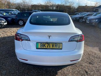 Tesla Model 3 Standard Range Plus Auto RWD 4dr