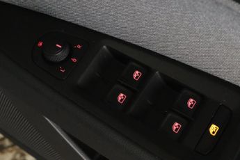 SEAT Leon 1.6 TDI SE Dynamic Euro 6 (s/s) 5dr