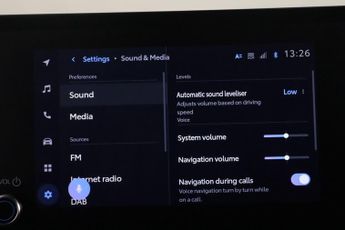 Toyota Corolla 1.8 VVT-h Design Touring Sports CVT Euro 6 (s/s) 5dr