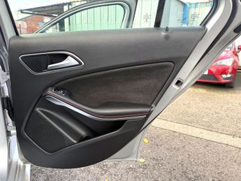 Mercedes-Benz A Class 2.1 A200d AMG Line 7G-DCT Euro 6 (s/s) 5dr