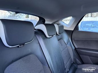 Renault Captur 1.6 E-TECH techno Auto Euro 6 (s/s) 5dr