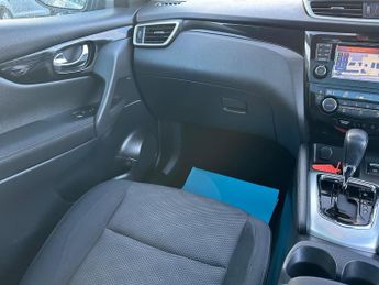 Nissan Qashqai 1.2 DIG-T N-Connecta XTRON 2WD Euro 6 (s/s) 5dr