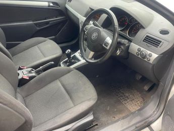 Vauxhall Astra 1.8i Sport Twin Top 2dr