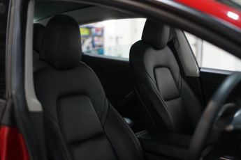Tesla Model 3 Standard Range Plus Auto RWD 4dr