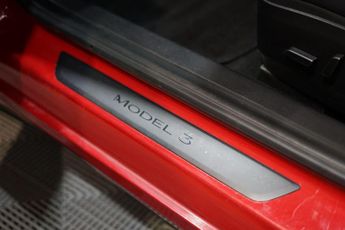 Tesla Model 3 Standard Range Plus Auto RWD 4dr