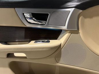 Jaguar XF 2.2d Luxury Auto Euro 5 (s/s) 4dr