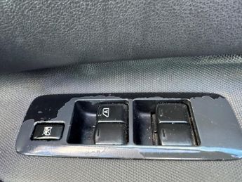 Nissan Qashqai 2.0 Visia CVT 2WD 5dr