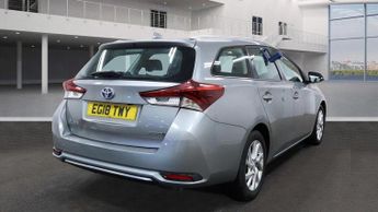 Toyota Auris 1.8 VVT-h Icon Tech Touring Sports CVT Euro 6 (s/s) 5dr