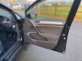 Volkswagen Golf 1.2 TSI BlueMotion Tech S DSG Euro 5 (s/s) 5dr