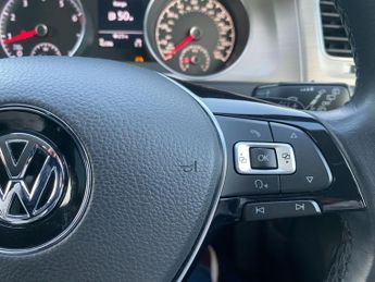Volkswagen Golf 1.2 TSI BlueMotion Tech S DSG Euro 5 (s/s) 5dr