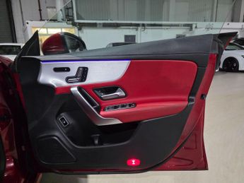 Mercedes-Benz CLA 1.3 CLA250e 15.6kWh AMG Line (Premium Plus) Coupe 8G-DCT Euro 6 