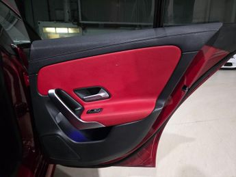 Mercedes-Benz CLA 1.3 CLA250e 15.6kWh AMG Line (Premium Plus) Coupe 8G-DCT Euro 6 