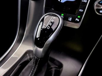 Volvo XC60 2.0 D4 R-Design Nav SUV 5dr Diesel Auto Euro 6 (s/s) (190 ps)