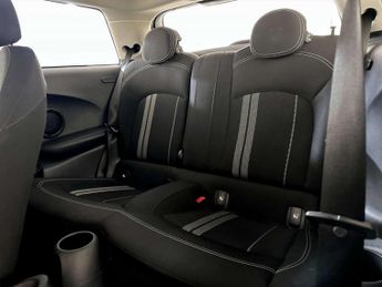 MINI Electric Hatch Cooper SE 32.6kWh Level 1 Hatchback 3dr Electric Auto (184 ps)