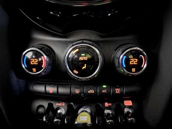 MINI Electric Hatch Cooper SE 32.6kWh Level 1 Hatchback 3dr Electric Auto (184 ps)