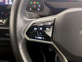 Volkswagen ID.3 Pro Performance 58kWh Life Hatchback 5dr Electric Auto (204 ps)