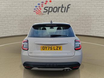 Fiat 600 1.2 MHEV SUV 5dr Petrol Hybrid e-DCT Euro 6 (s/s) (136 ps)