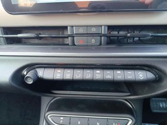 Fiat 600 1.2 MHEV SUV 5dr Petrol Hybrid e-DCT Euro 6 (s/s) (136 ps)