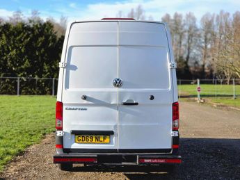 Volkswagen Crafter 2.0 TDI CR35 Trendline FWD MWB Euro 6 (s/s) 5dr