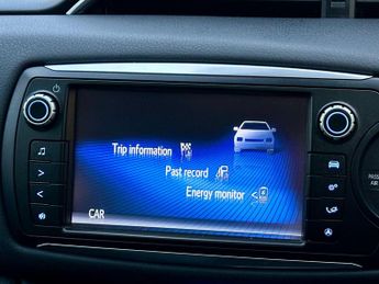 Toyota Yaris 1.5 VVT-h Excel E-CVT Euro 6 5dr (15in Alloy)