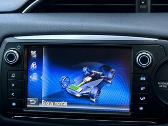 Toyota Yaris 1.5 VVT-h Excel E-CVT Euro 6 5dr (15in Alloy)