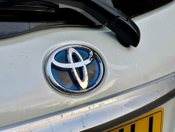 Toyota Yaris 1.5 VVT-h Excel E-CVT Euro 6 5dr (15in Alloy)