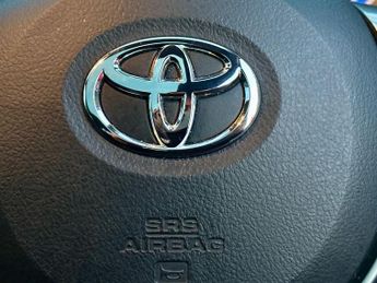 Toyota Yaris 1.5 VVT-h Excel E-CVT Euro 6 5dr (15in Alloy)