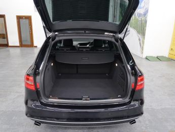Audi A4 Avant 2.0 TFSI S line Estate QUATTRO 5dr