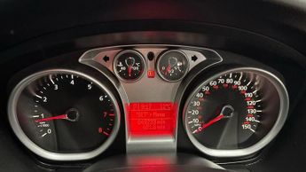 Ford Focus 1.6 Titanium 5dr