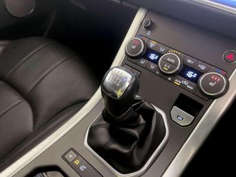 Land Rover Range Rover Evoque 2.0 TD4 SE Tech SUV 5dr Diesel Manual 4WD Euro 6 (s/s) (180 ps)