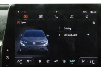 Renault Megane E-Tech 60kWh iconic Auto 5dr (optimum charge)