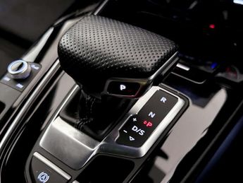 Audi A4 Avant 2.0 TFSI 35 Black Edition Estate 5dr Petrol S Tronic Euro 6 (s/s