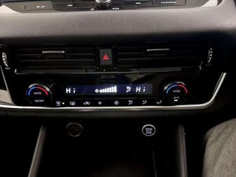 Nissan Qashqai 1.3 DIG-T MHEV N-Connecta Euro 6 (s/s) 5dr