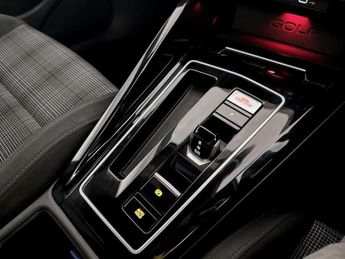 Volkswagen Golf 1.4 TSI 13kWh GTE DSG Euro 6 (s/s) 5dr