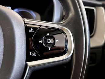 Volvo XC60 2.0h T8 Twin Engine Recharge 11.6kWh Inscription Pro SUV 5dr Pet