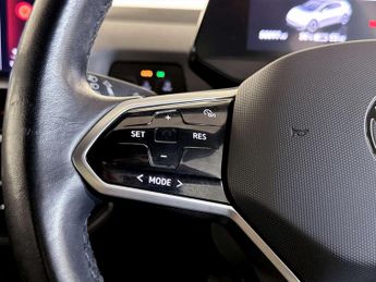 Volkswagen ID.3 Pro Performance 58kWh Life Hatchback 5dr Electric Auto (204 ps)