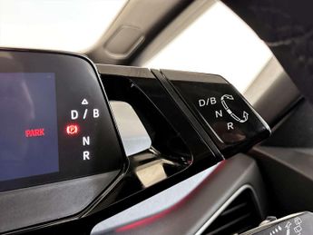 Volkswagen ID.3 Pro Performance 58kWh Life Hatchback 5dr Electric Auto (204 ps)