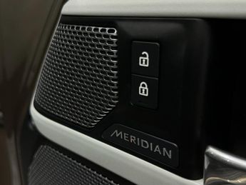 Land Rover Defender 110 2.0 Si4 SE Auto 4WD Euro 6 (s/s) 5dr