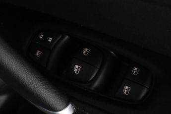 Nissan Qashqai 1.3 DIG-T N-Motion Euro 6 (s/s) 5dr