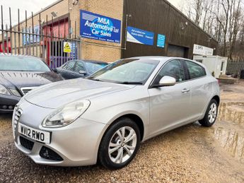 Alfa Romeo Giulietta 2.0 JTDM-2 Lusso Euro 5 (s/s) 5dr