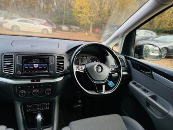 Volkswagen Sharan 2.0 TDI SE Nav DSG Euro 6 (s/s) 5dr