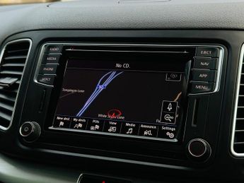 Volkswagen Sharan 2.0 TDI SE Nav DSG Euro 6 (s/s) 5dr