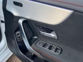 Mercedes-Benz CLA 1.3 CLA180 AMG Line (Executive) Coupe 7G-DCT Euro 6 (s/s) 4dr