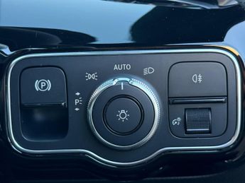 Mercedes-Benz CLA 1.3 CLA200 AMG Line (Premium Plus 2) Coupe 7G-DCT Euro 6 (s/s) 4