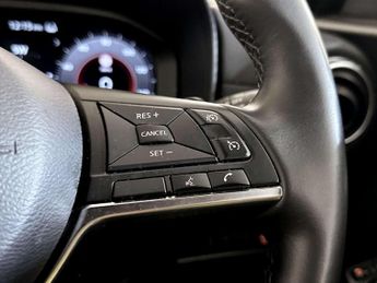 Nissan Juke 1.0 DIG-T N-Connecta SUV 5dr Petrol DCT Auto Euro 6 (s/s) (114 p