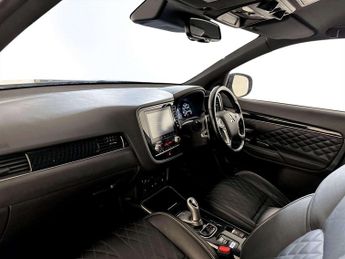 Mitsubishi Outlander 2.4h TwinMotor 13.8kWh Exceed Safety CVT 4WD Euro 6 (s/s) 5dr