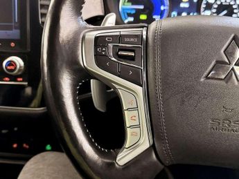 Mitsubishi Outlander 2.4h TwinMotor 13.8kWh Exceed Safety CVT 4WD Euro 6 (s/s) 5dr