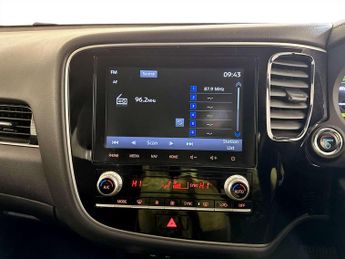 Mitsubishi Outlander 2.4h TwinMotor 13.8kWh Exceed Safety CVT 4WD Euro 6 (s/s) 5dr