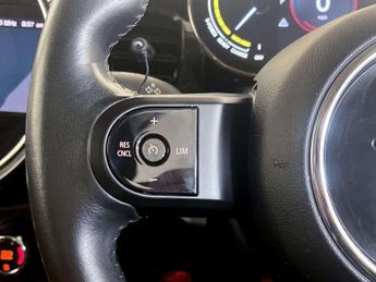 MINI Electric Hatch Cooper SE 32.6kWh Level 1 Hatchback 3dr Electric Auto (184 ps)