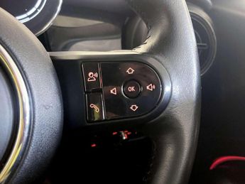 MINI Electric Hatch Cooper SE 32.6kWh Level 1 Hatchback 3dr Electric Auto (184 ps)